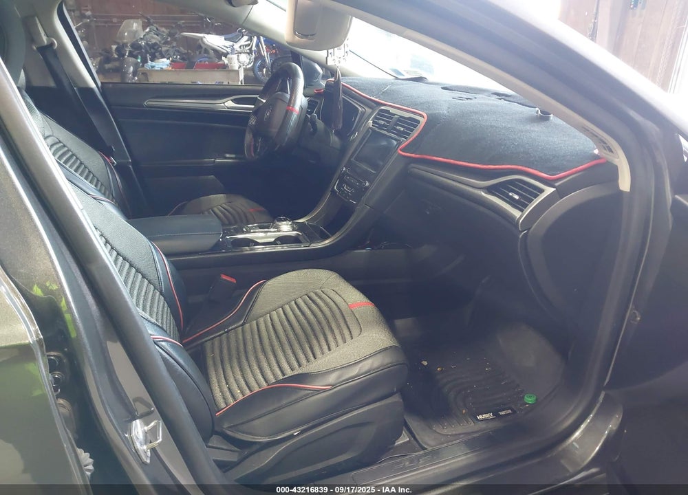 2020 FORD FUSION VIN: 3FA6P0HD7LR101138