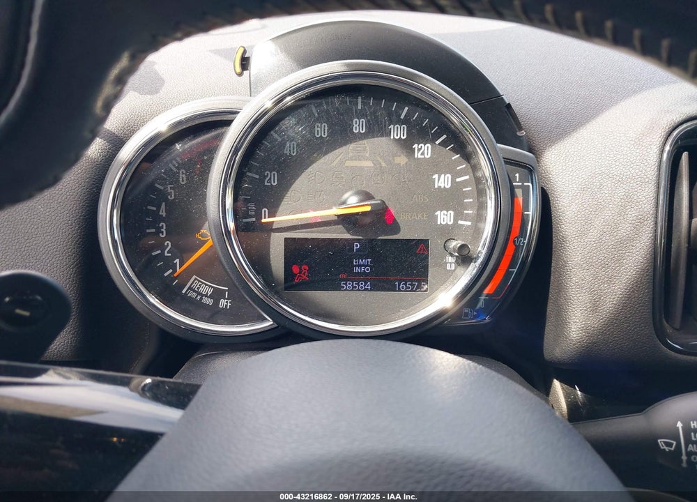 2019 MINI COUNTRYMAN COOPER S VIN: WMZYT3C50K3E96585