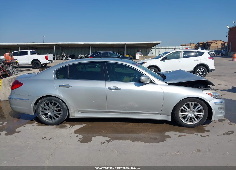 2013 HYUNDAI GENESIS VIN: KMHGC4DDXDU222114