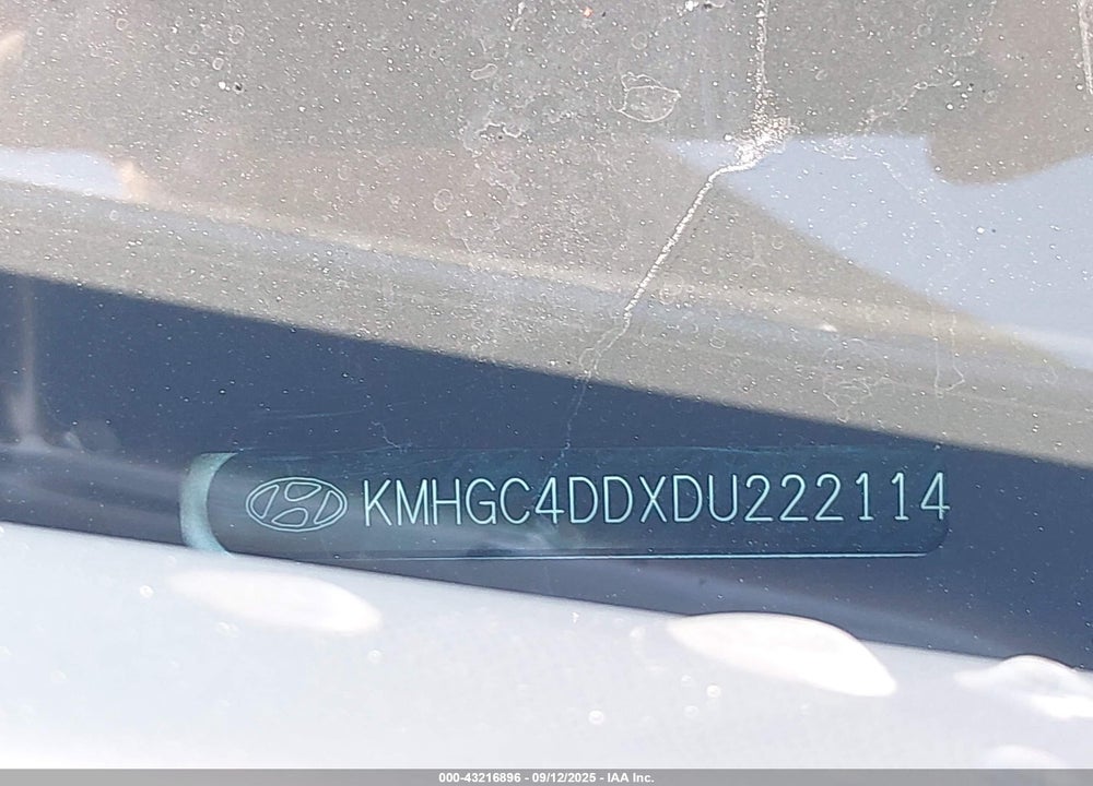 2013 HYUNDAI GENESIS VIN: KMHGC4DDXDU222114
