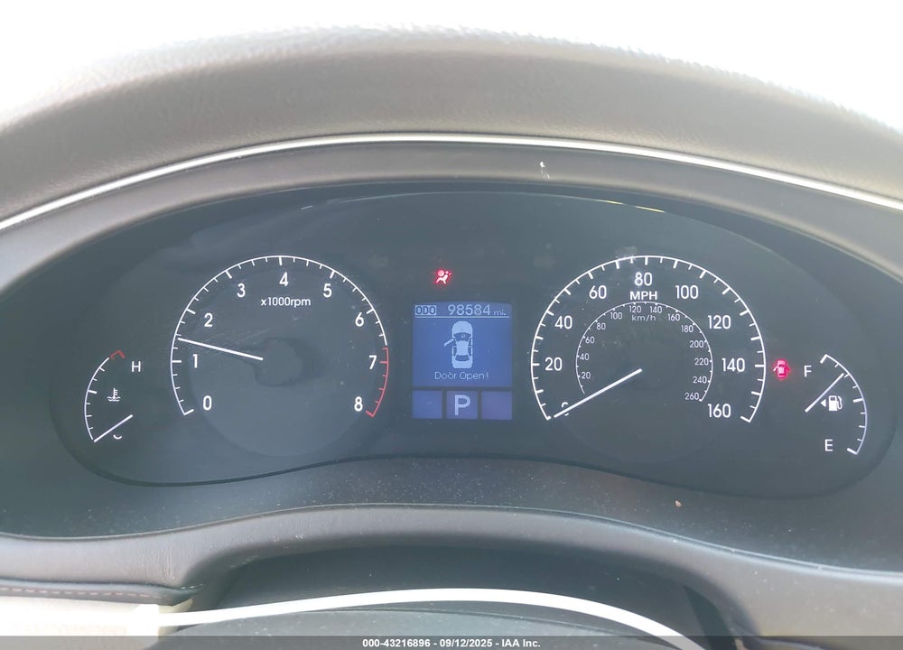 2013 HYUNDAI GENESIS VIN: KMHGC4DDXDU222114