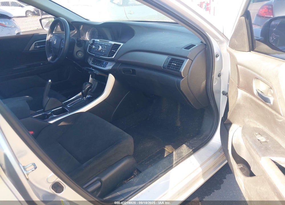 2013 HONDA ACCORD VIN: 1HGCR2F35DA018365
