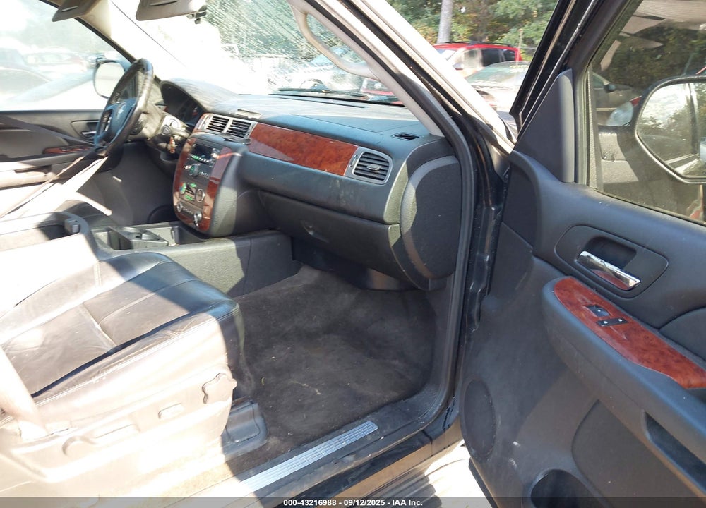2009 CHEVROLET TAHOE VIN: 1GNFK23069R101930