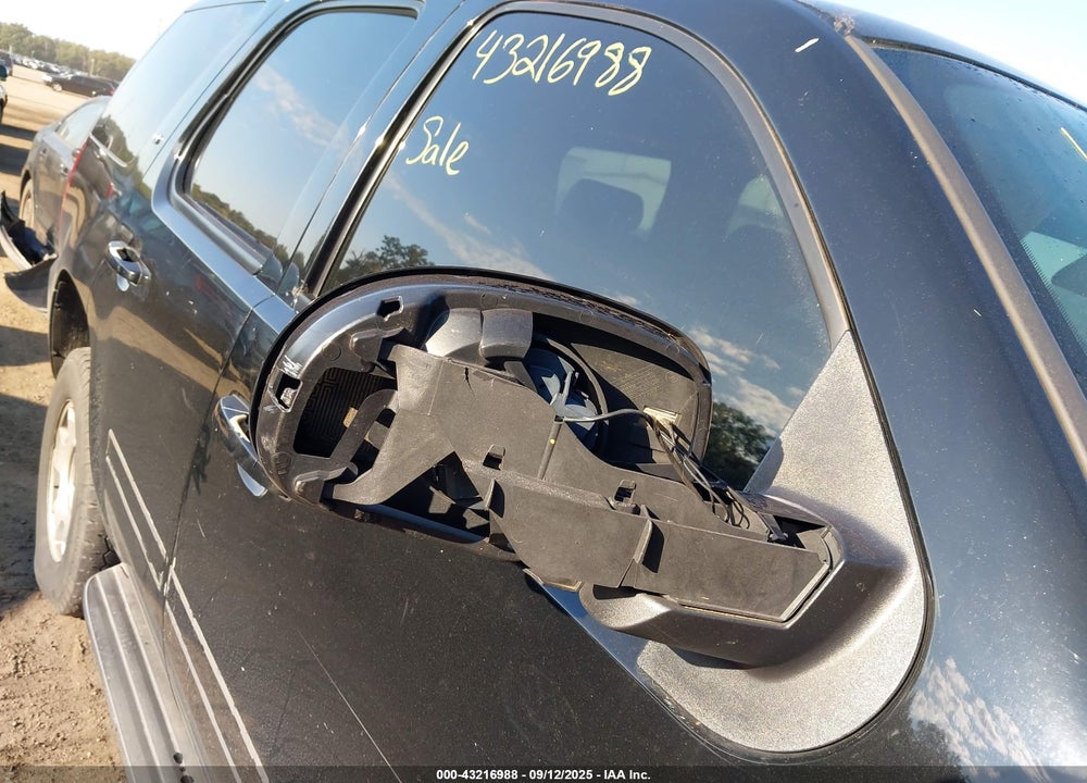 2009 CHEVROLET TAHOE VIN: 1GNFK23069R101930