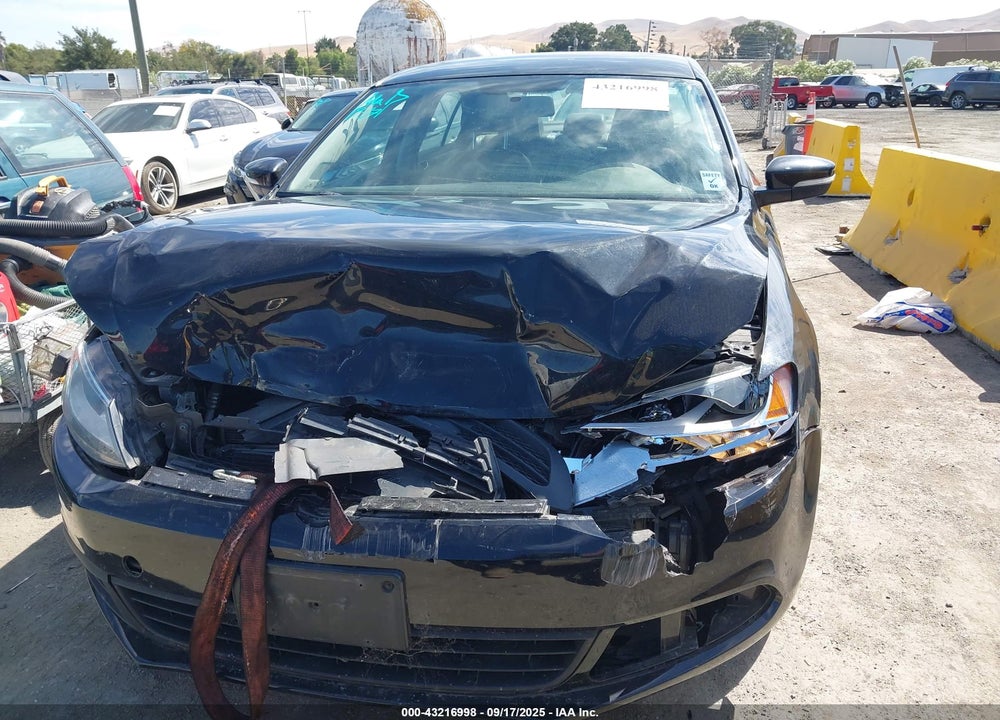 2014 VOLKSWAGEN JETTA VIN: 3VWD17AJ5EM269112