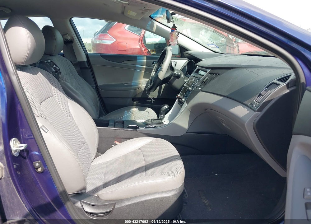 2011 HYUNDAI SONATA VIN: 5NPEC4AC2BH164644