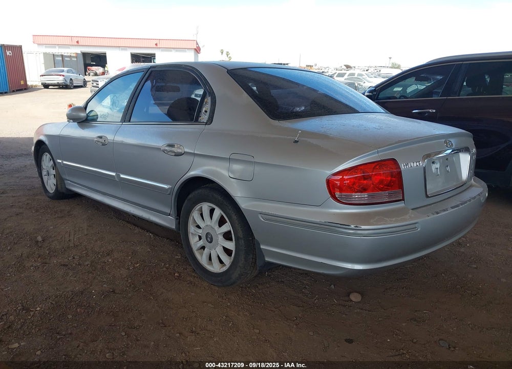 2002 HYUNDAI SONATA GLS/LX VIN: KMHWF35H12A715354