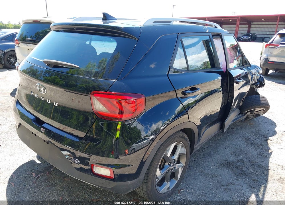 2022 HYUNDAI VENUE VIN: KMHRC8A37NU171569