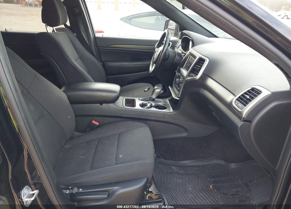 2018 JEEP GRAND CHEROKEE VIN: 1C4RJFAG1JC387807