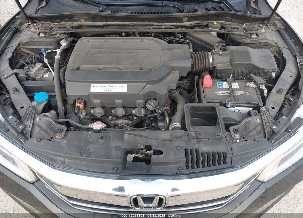 2016 HONDA ACCORD VIN: 1HGCR3F92GA022436