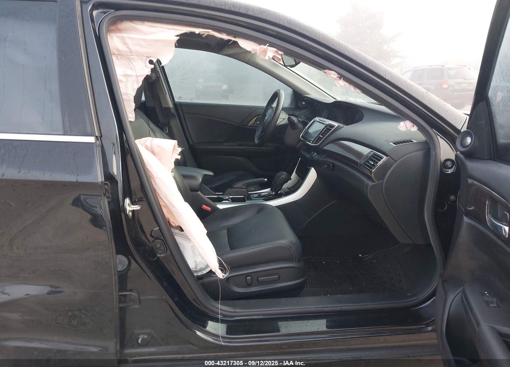 2016 HONDA ACCORD VIN: 1HGCR3F92GA022436