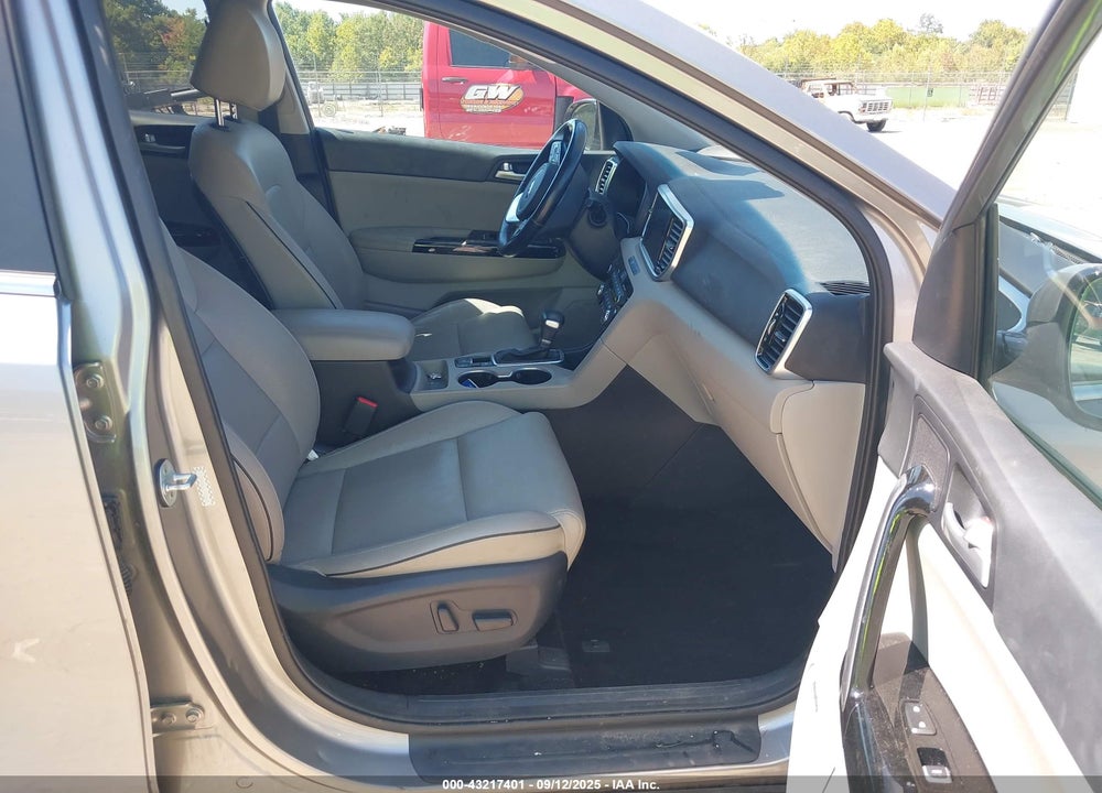 2020 KIA SPORTAGE VIN: KNDPNCAC1L7763618