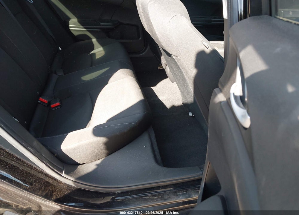 2017 HONDA CIVIC VIN: 19XFC2F56HE220777