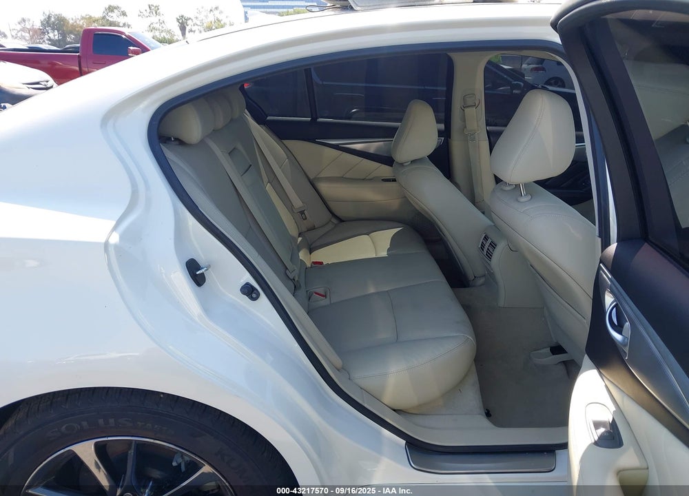 2015 INFINITI Q50 VIN: JN1BV7AP2FM350667