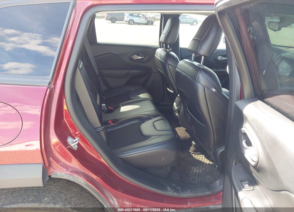 2019 JEEP CHEROKEE VIN: 1C4PJMBN2KD207660
