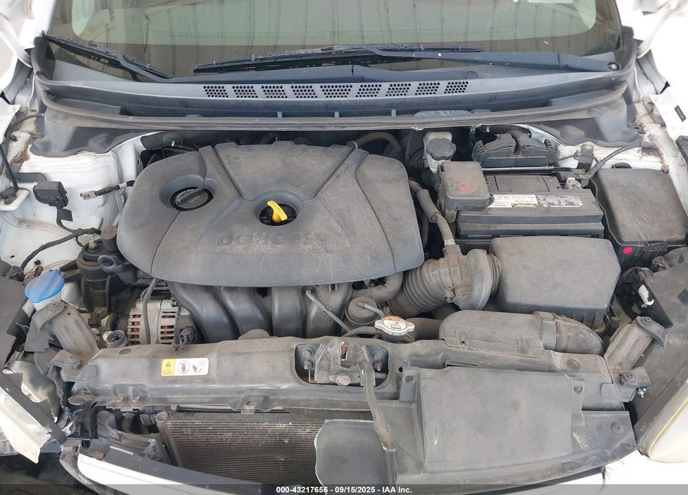 2016 HYUNDAI ELANTRA VIN: 5NPDH4AE2GH724801