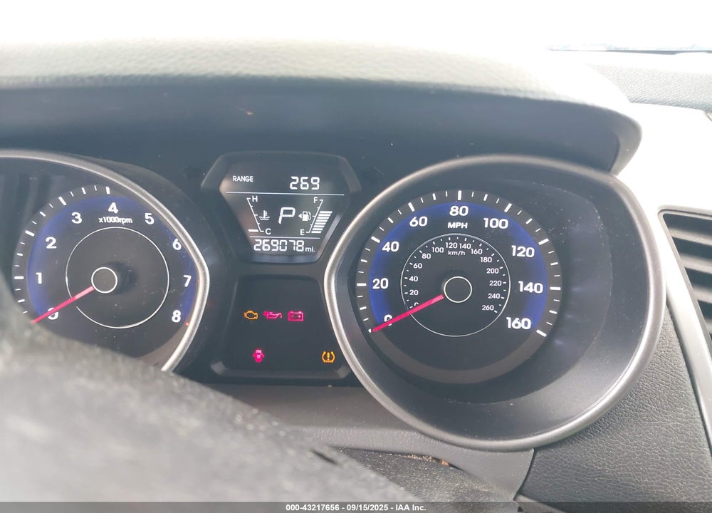 2016 HYUNDAI ELANTRA VIN: 5NPDH4AE2GH724801