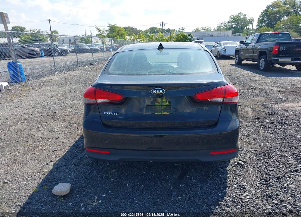 2018 KIA FORTE VIN: 3KPFL4A71JE217764