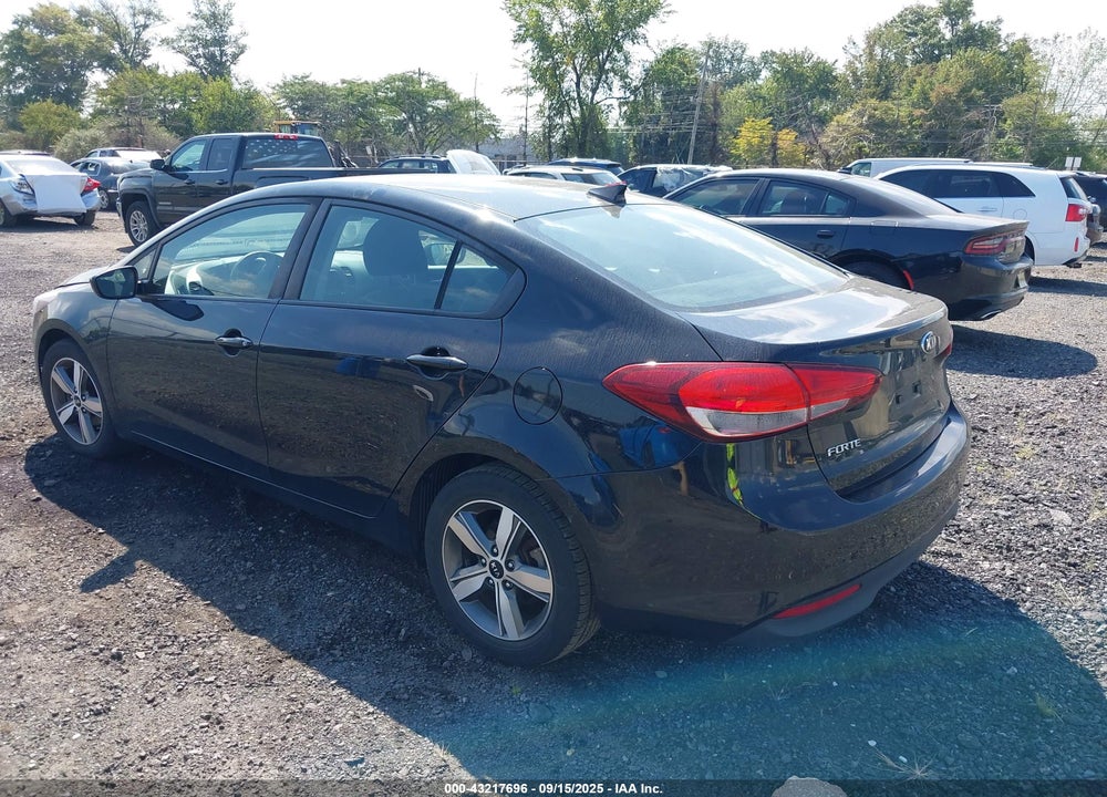 2018 KIA FORTE VIN: 3KPFL4A71JE217764