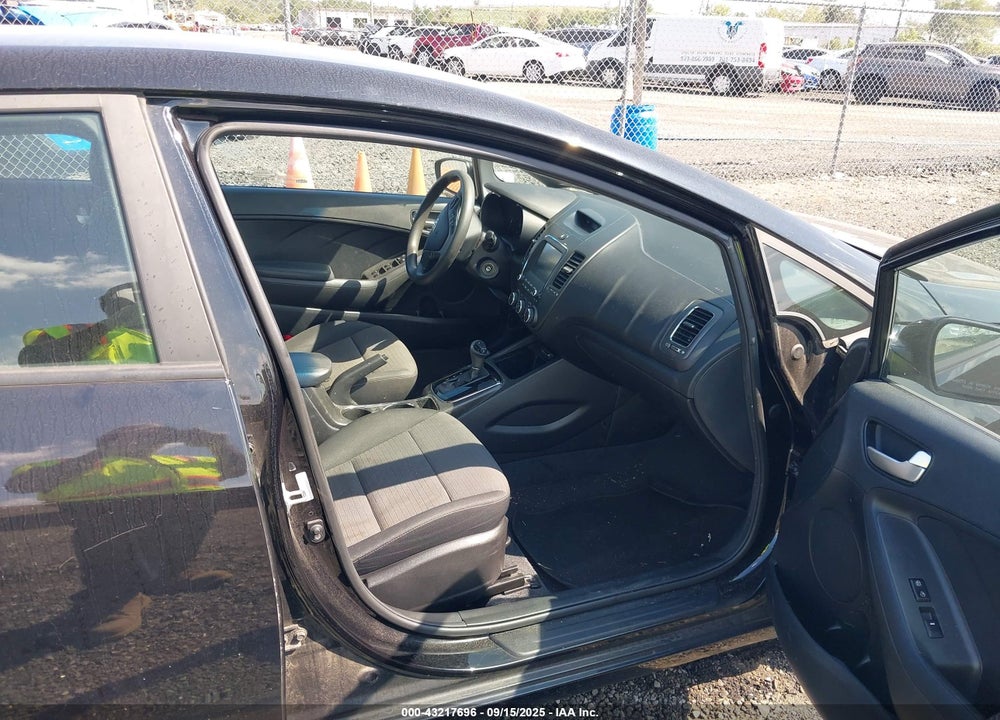 2018 KIA FORTE VIN: 3KPFL4A71JE217764