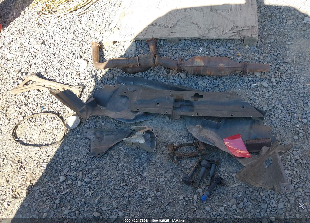 2004 HONDA PILOT LX VIN: 2HKYF18104H505212