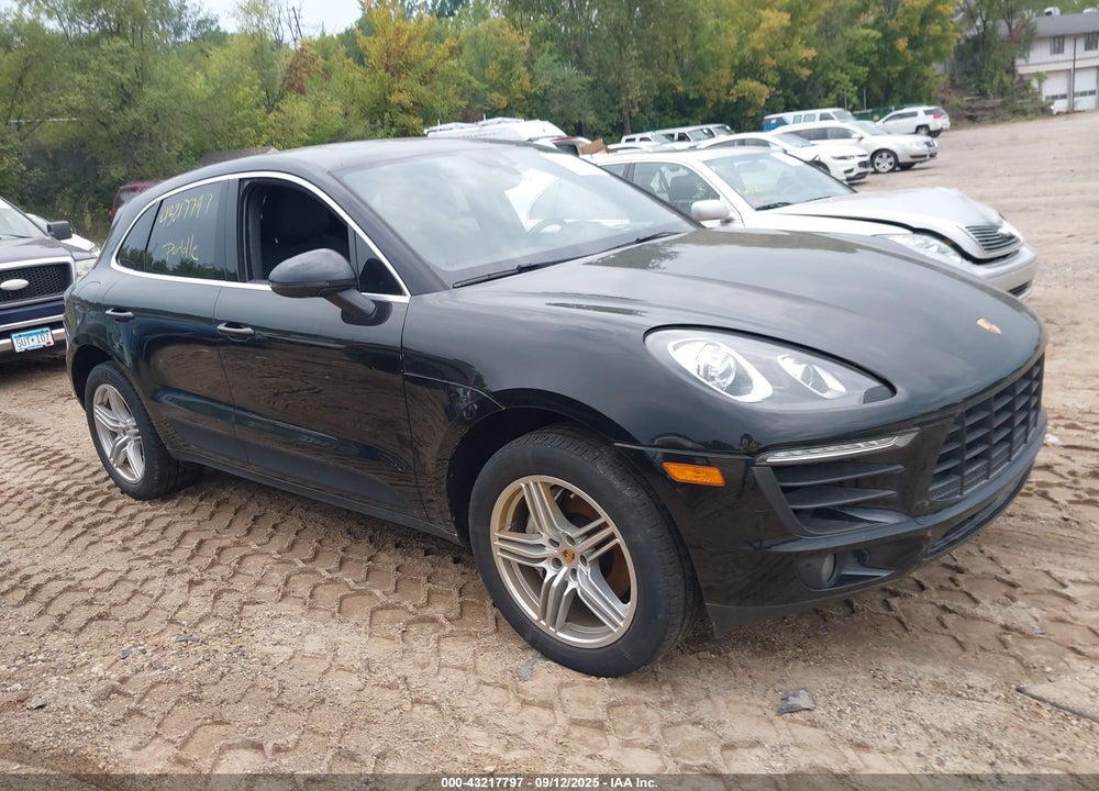 2017 PORSCHE MACAN S VIN: WP1AB2A52HLB15549