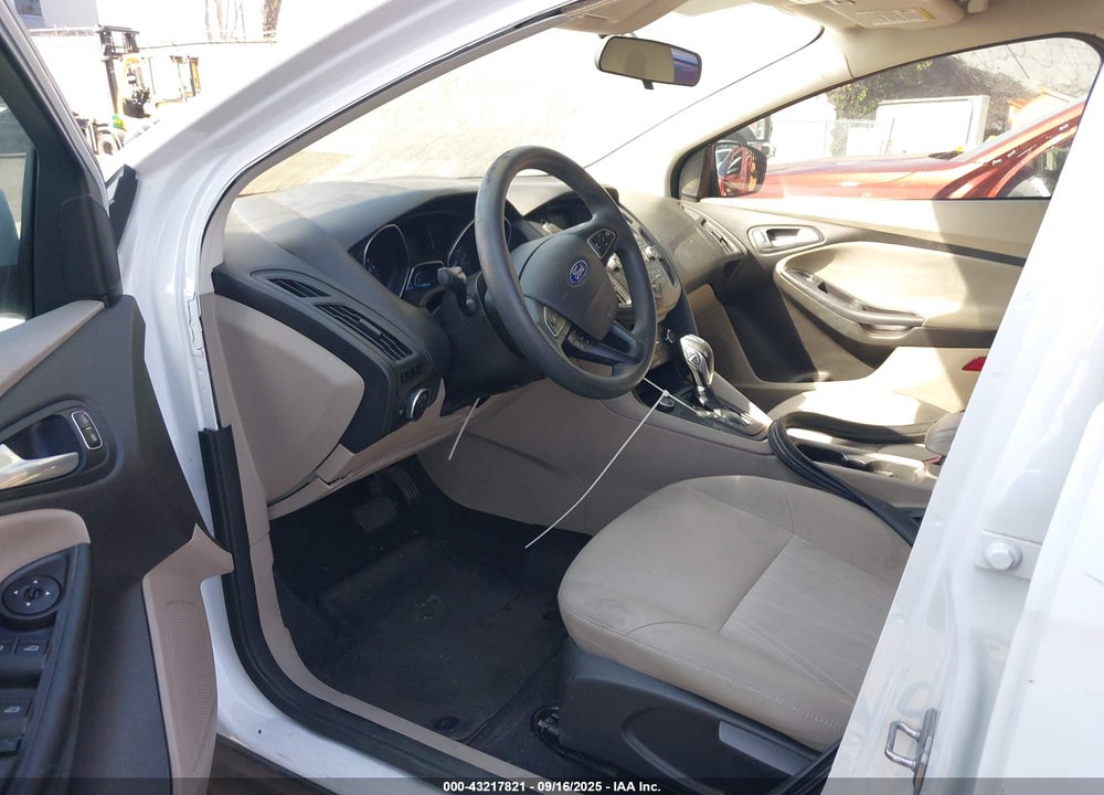 2015 FORD FOCUS SE VIN: 1FADP3F27FL369846