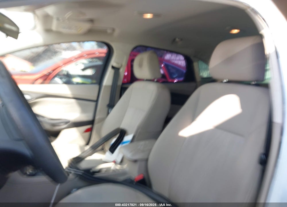 2015 FORD FOCUS SE VIN: 1FADP3F27FL369846