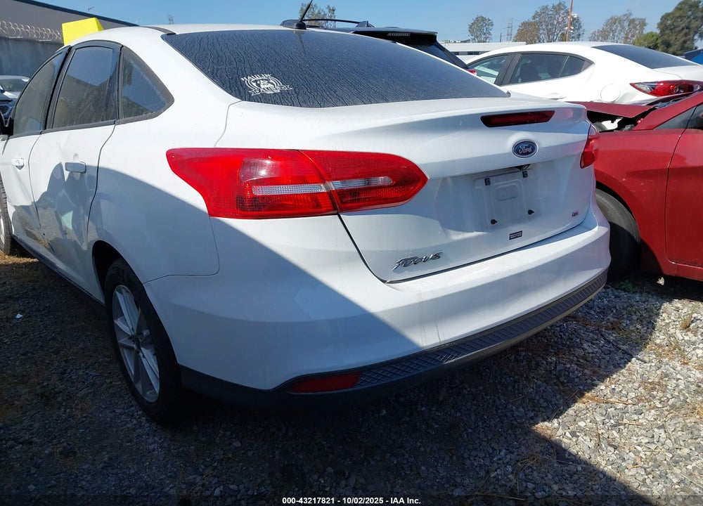 2015 FORD FOCUS SE VIN: 1FADP3F27FL369846