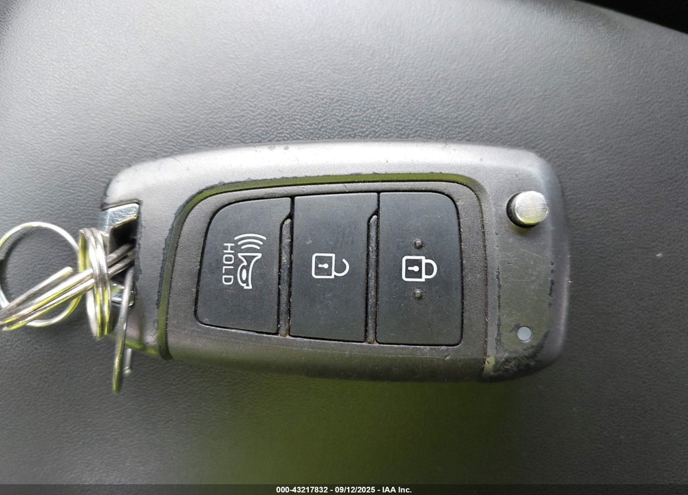 2022 HYUNDAI VENUE VIN: KMHRC8A35NU158660