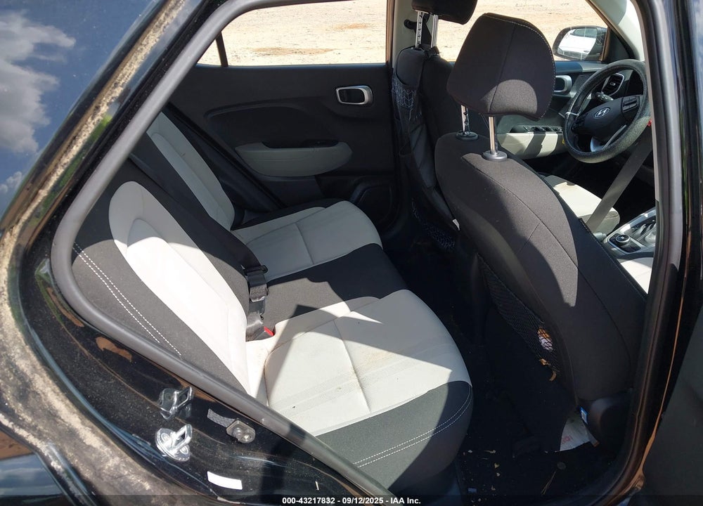 2022 HYUNDAI VENUE VIN: KMHRC8A35NU158660