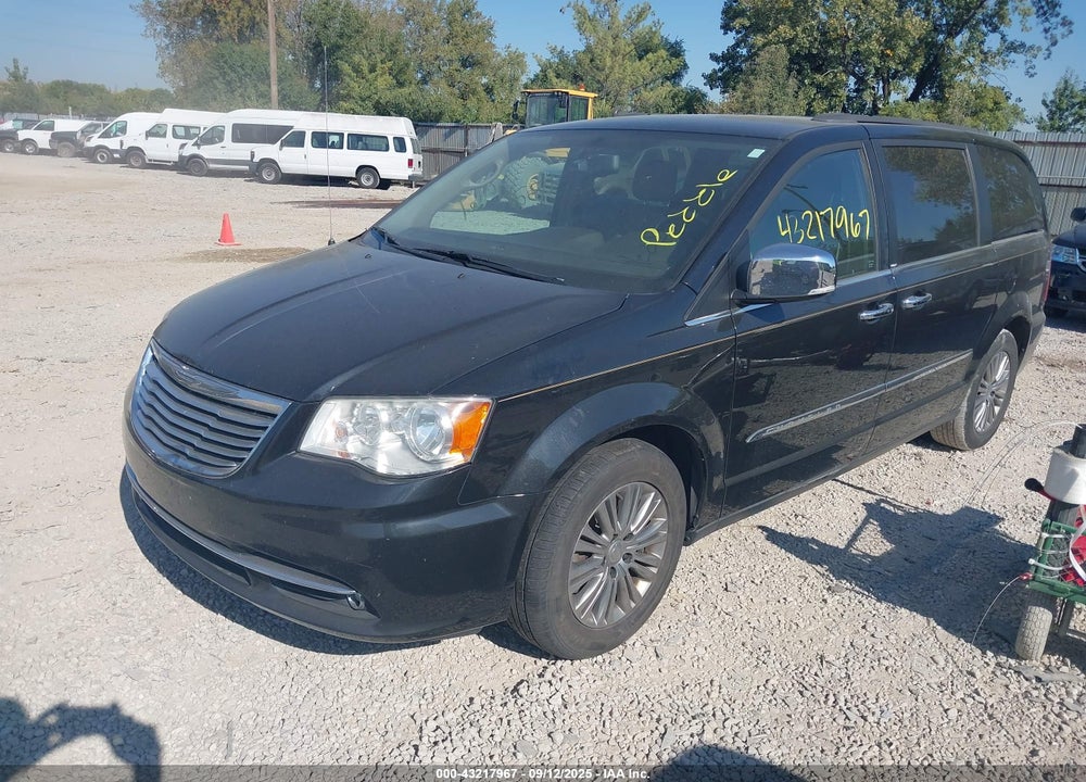 2014 CHRYSLER TOWN & COUNTRY VIN: 2C4RC1CG2ER108369