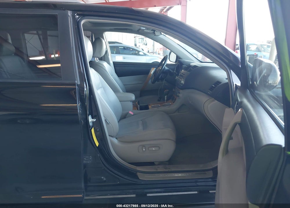 2008 TOYOTA HIGHLANDER HYBRID VIN: JTEEW44A282004593
