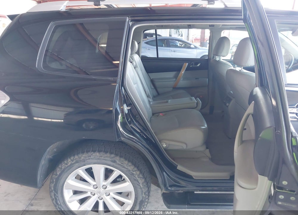 2008 TOYOTA HIGHLANDER HYBRID VIN: JTEEW44A282004593