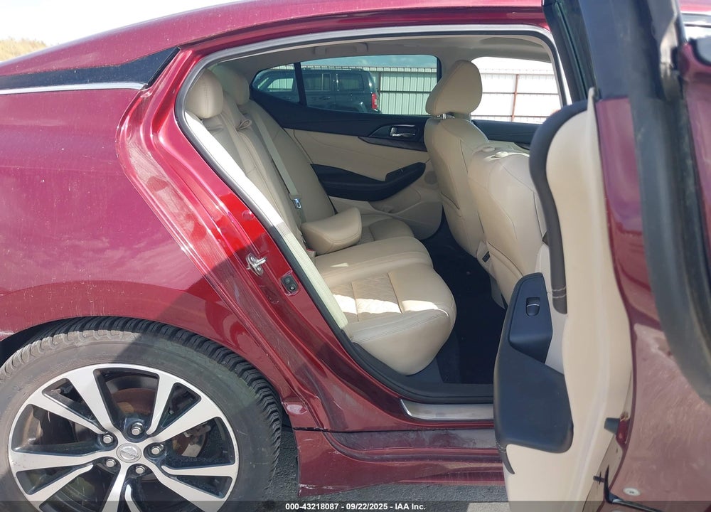 2018 NISSAN MAXIMA VIN: 1N4AA6AP1JC405273
