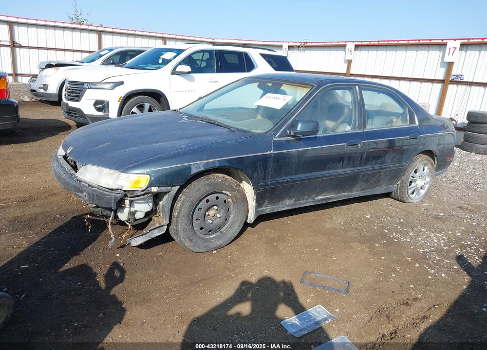 1994 HONDA ACCORD EX VIN: 1HGCD5568RA133139