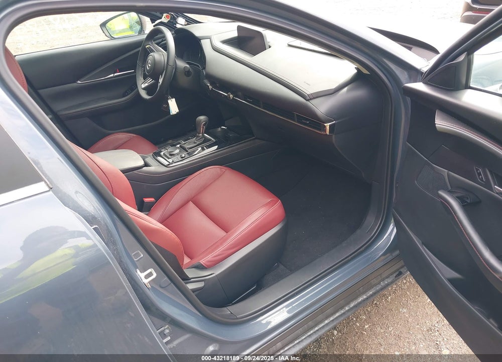 2025 MAZDA CX-30 2.5 S CARBON EDITION VIN: 3MVDMBCM7SM794297
