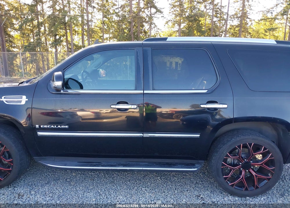 2008 CADILLAC ESCALADE VIN: 1GYFK63828R157605