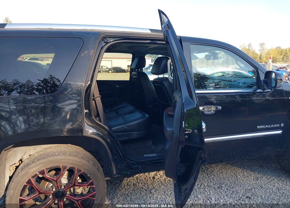 2008 CADILLAC ESCALADE VIN: 1GYFK63828R157605