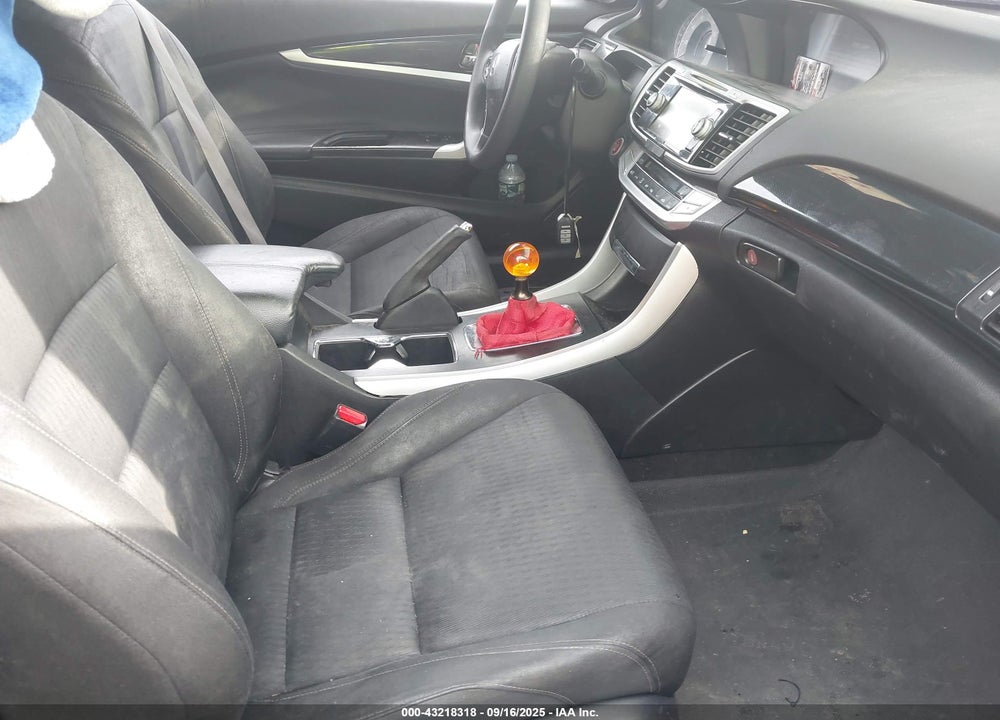 2013 HONDA ACCORD VIN: 1HGCT1A72DA007944
