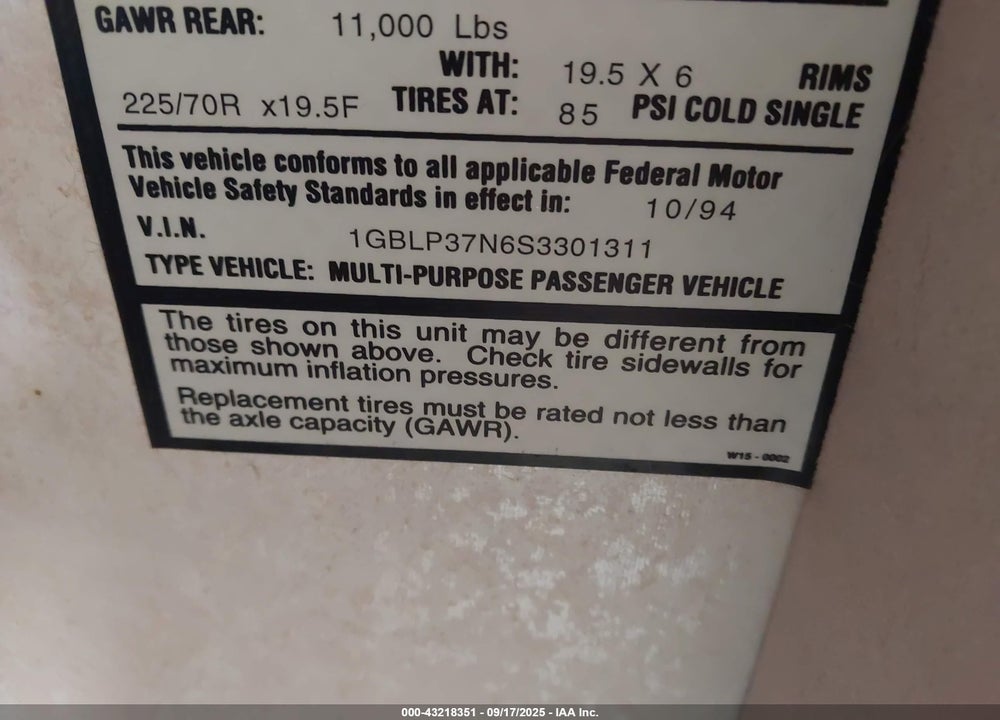 1995 CHEVROLET P30 VIN: 1GBLP37N6S3301311