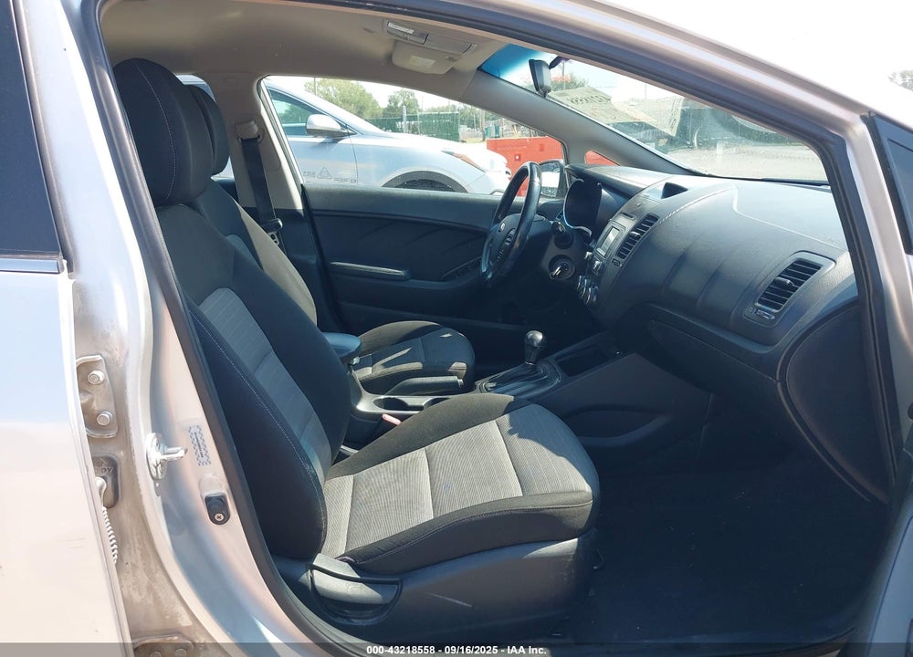 2014 KIA FORTE VIN: KNAFX4A85E5049185