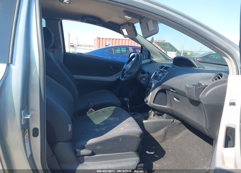 2009 TOYOTA YARIS VIN: JTDJT903795241502