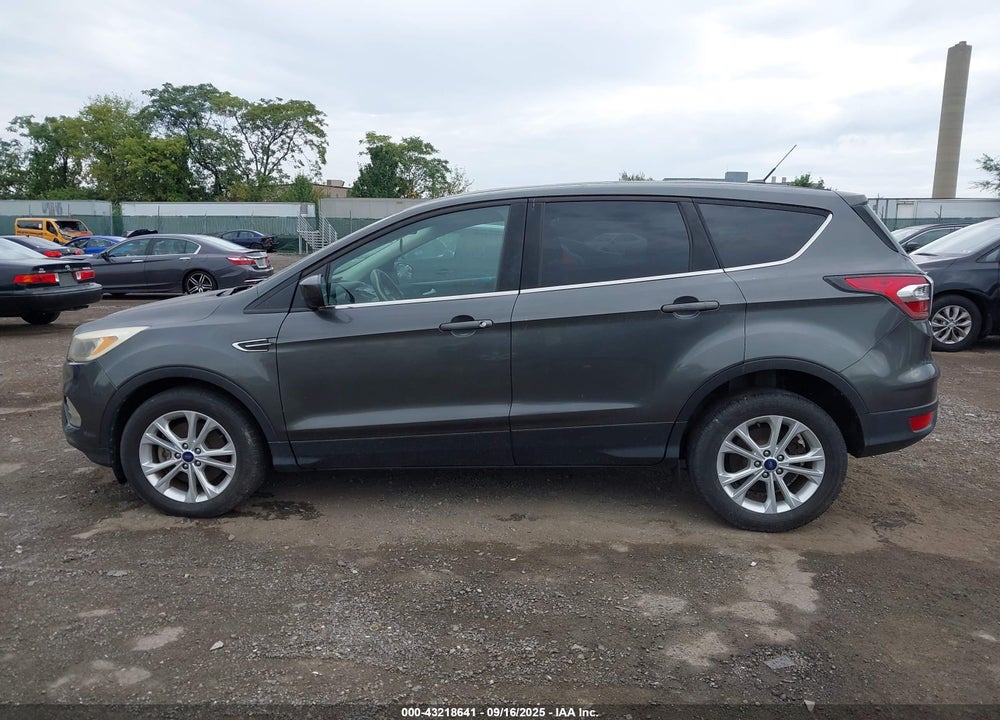 2017 FORD ESCAPE SE VIN: 1FMCU0G99HUA95454