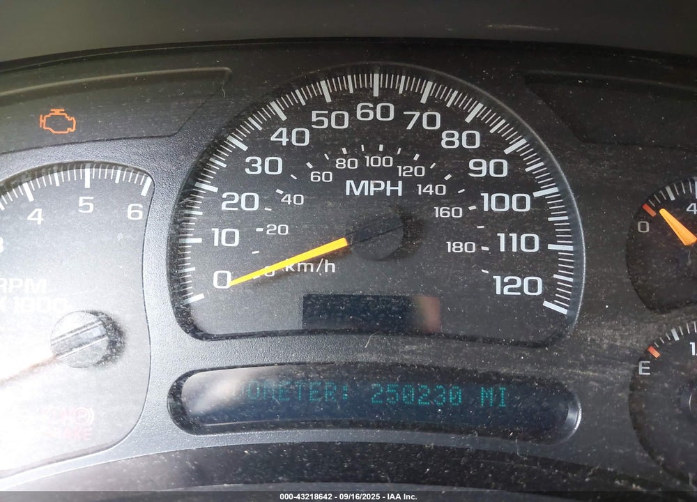 2005 CHEVROLET SUBURBAN 1500 LS VIN: 3GNFK16Z85G107579