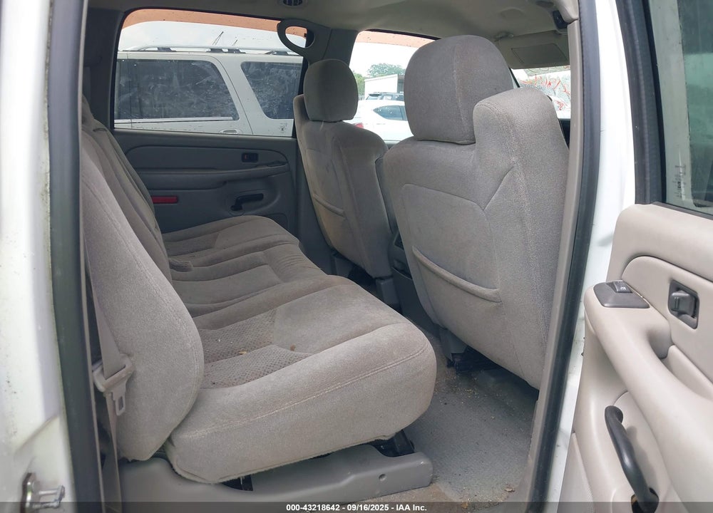 2005 CHEVROLET SUBURBAN 1500 LS VIN: 3GNFK16Z85G107579