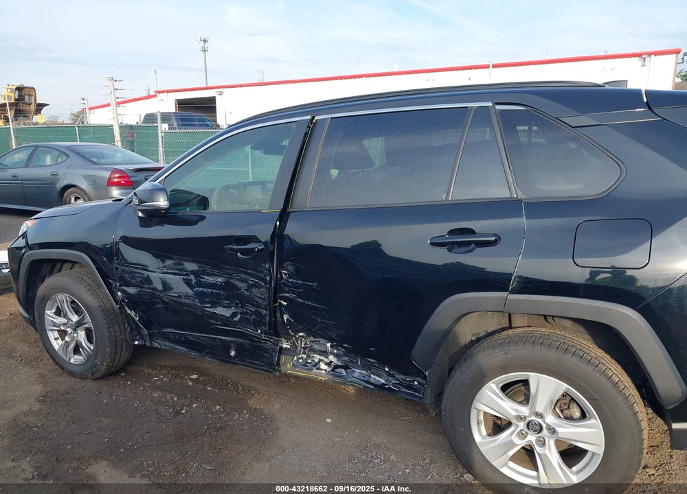 2019 TOYOTA RAV4 VIN: JTMP1RFV1KD024256
