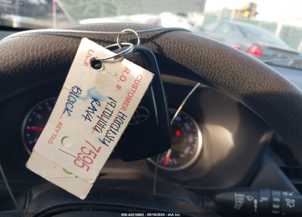 2019 TOYOTA RAV4 VIN: JTMP1RFV1KD024256