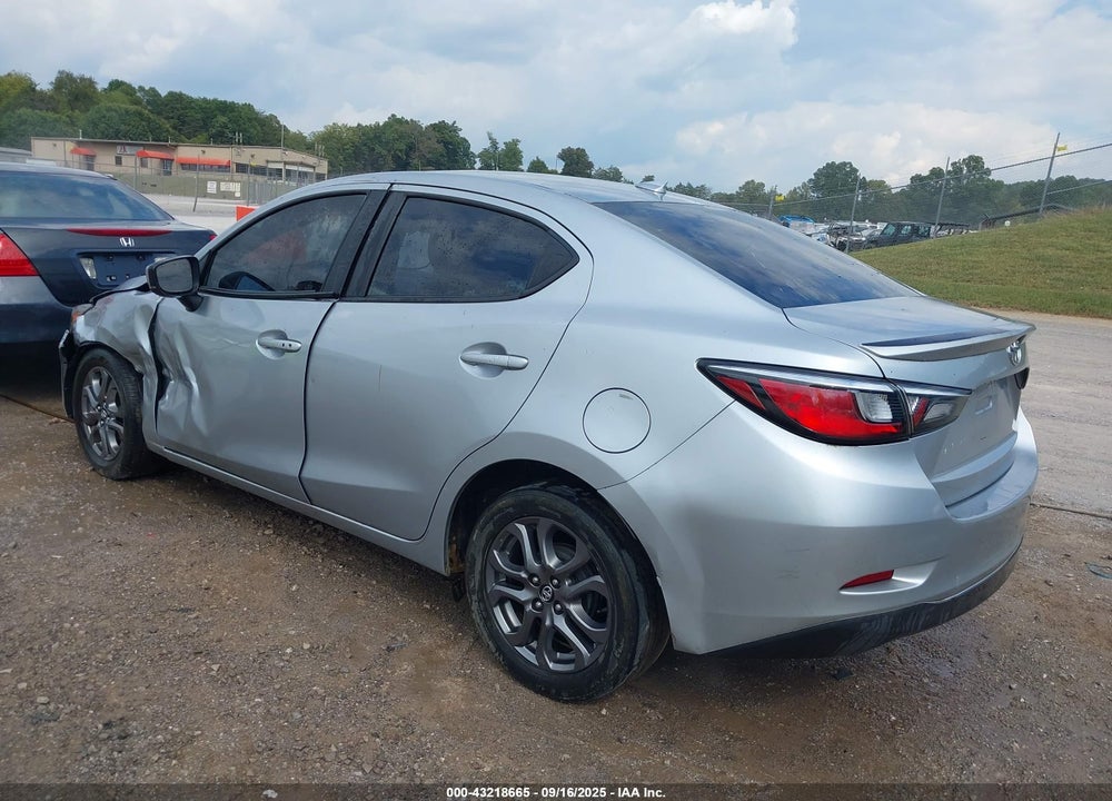 2019 TOYOTA YARIS VIN: 3MYDLBYV1KY523266