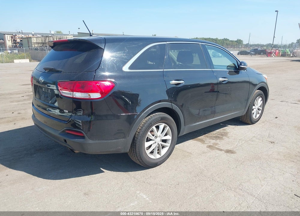 2017 KIA SORENTO 2.4L L VIN: 5XYPG4A33HG206087